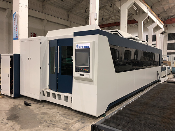 دستگاه برش لیزری فیبر لیزری 3000mmx1500mm CNC برای فولاد ضد زنگ، آهن، مواد کربن